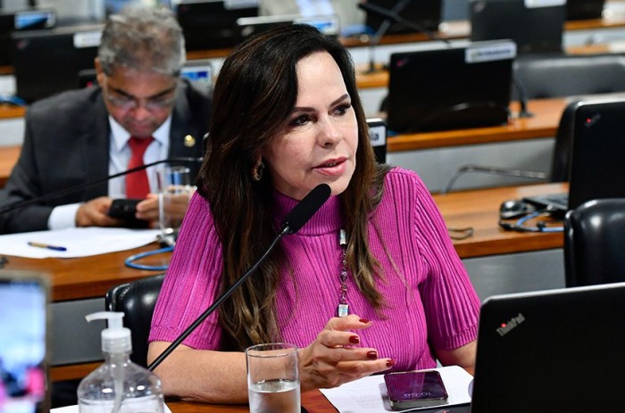 CE condiciona perdão de dívidas com o Fies a prestação de serviço público