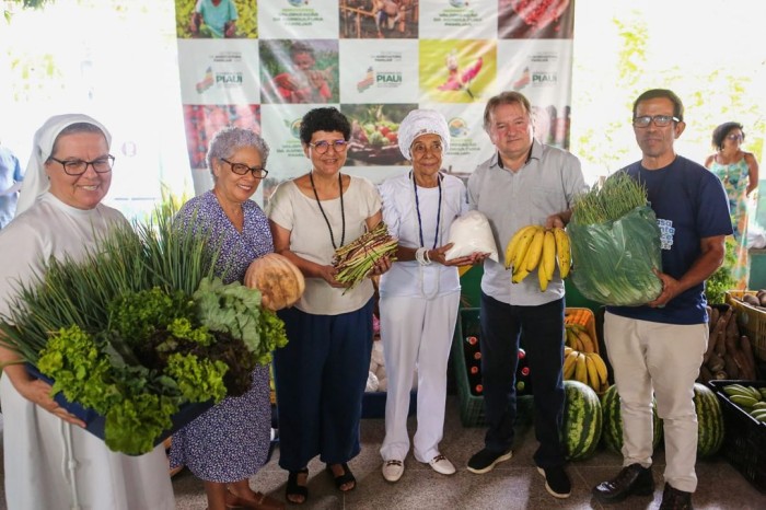 SAF entrega cinco toneladas de alimentos para 10 entidades socioassistenciais 