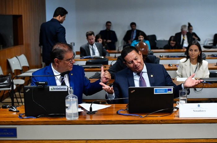 Projeto obriga sucursais de rádio e TV a transmitir propaganda eleitoral municipal