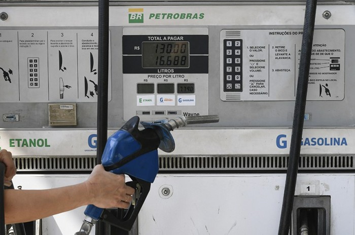 Projeto permite que o próprio motorista abasteça o veículo no posto de gasolina