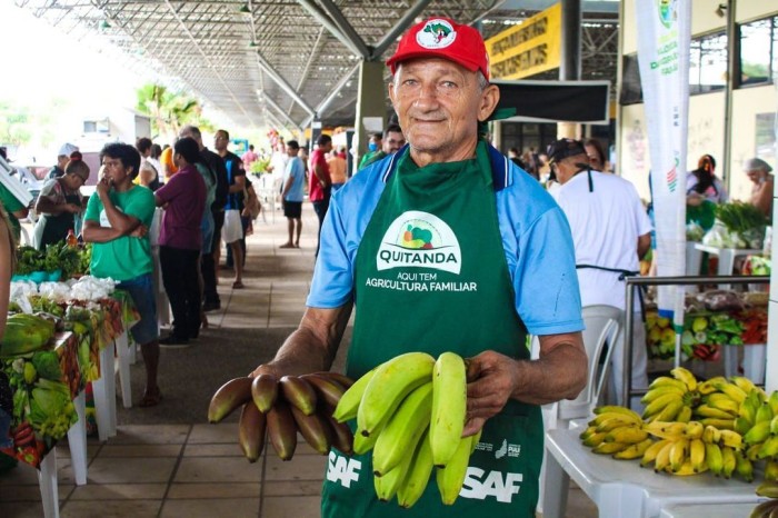 Agricultores familiares e clientes comemoram retorno da Quitanda na Feirinha Verde da UFPI