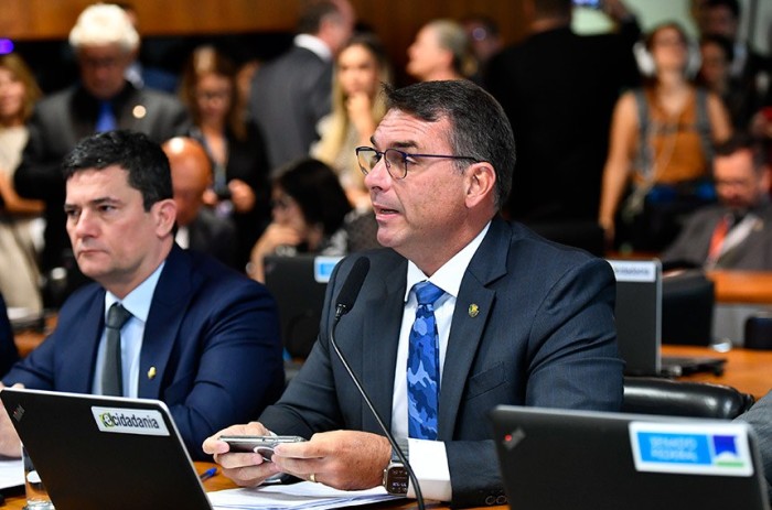 Comissão de Segurança Pública aprova fim do 'saidão' para presos condenados