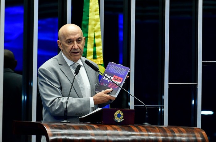 Confúcio Moura pede que Brasil não repita erros e combata desigualdades
