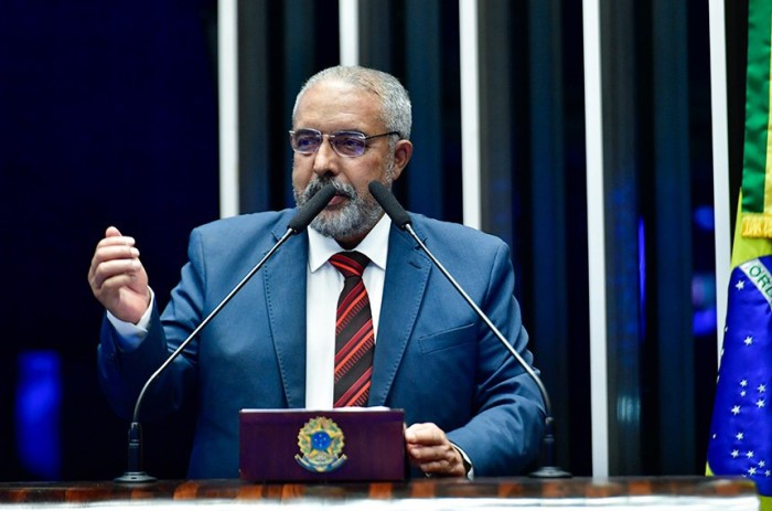 Paim defende redução da jornada de trabalho sem impacto salarial