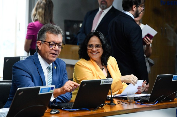 Comissão aprova uso de recursos parados em programas inativos na educação
