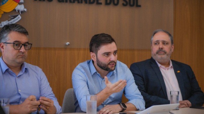 Governo do Estado reúne prefeitos do Litoral para debater orientações sobre a gripe aviária