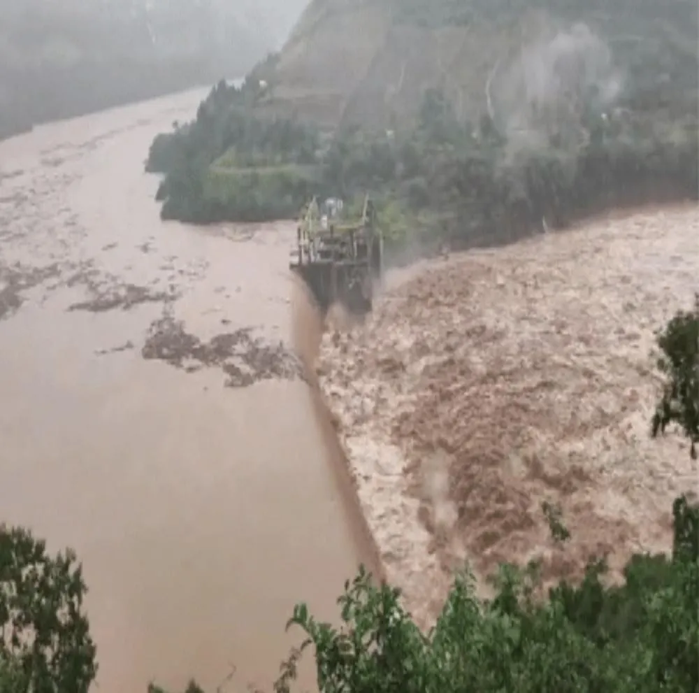 Chuvas no RS: moradores de 6 cidades devem deixar áreas de risco.