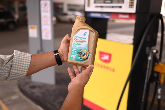 Distribuidora Charrua oficializa parceria com PETRONAS